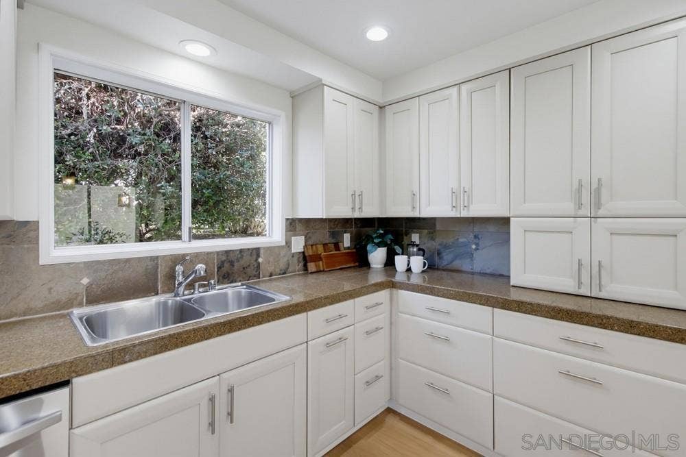 111 Delicias Ct, Solana Beach, CA 92075 111 Delicias Ct, Solana Beach, CA 92075