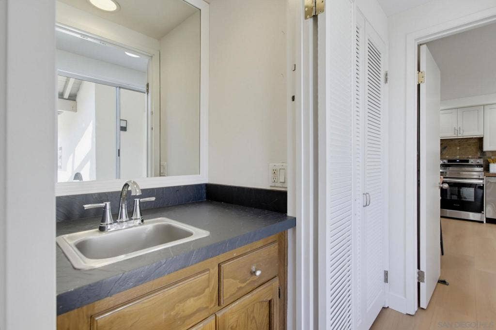 111 Delicias Ct, Solana Beach, CA 92075 111 Delicias Ct, Solana Beach, CA 92075