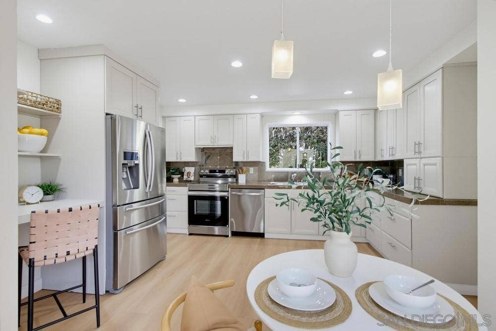 111 Delicias Ct, Solana Beach, CA 92075 111 Delicias Ct, Solana Beach, CA 92075