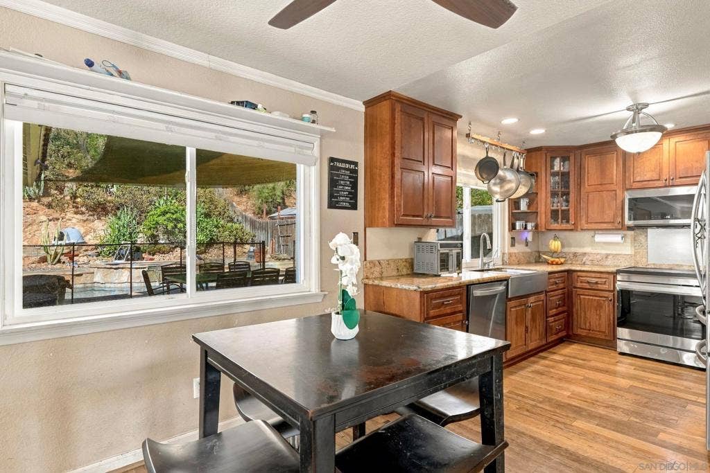 2742 Prairiestone, Escondido, CA 92027