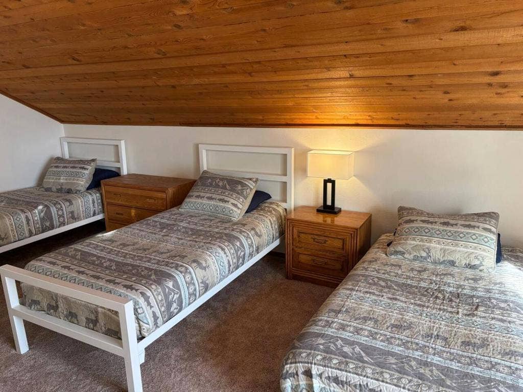 4710 Minaret rd #9, Mammoth Lakes, CA 93546 4710 Minaret rd #9, Mammoth Lakes, CA 93546