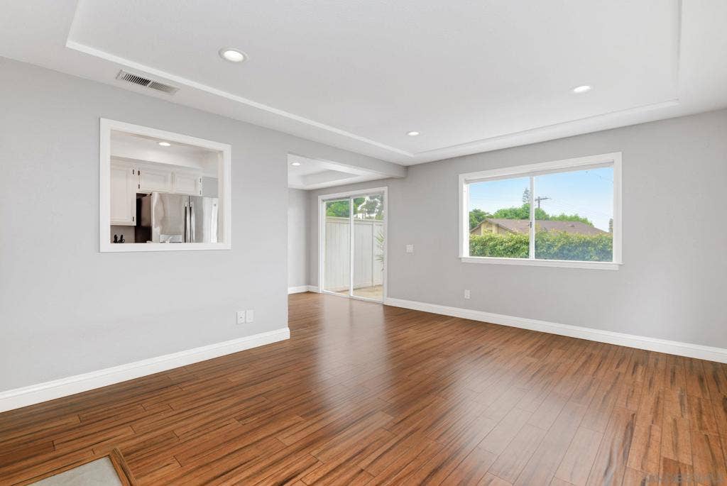 418 Summer View Circle, Encinitas, CA 92024 Living Room