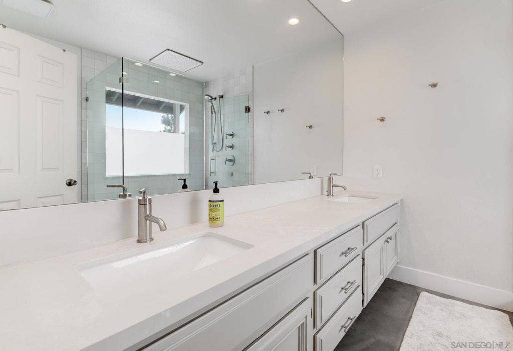 418 Summer View Circle, Encinitas, CA 92024 Primary Bath/Spa
