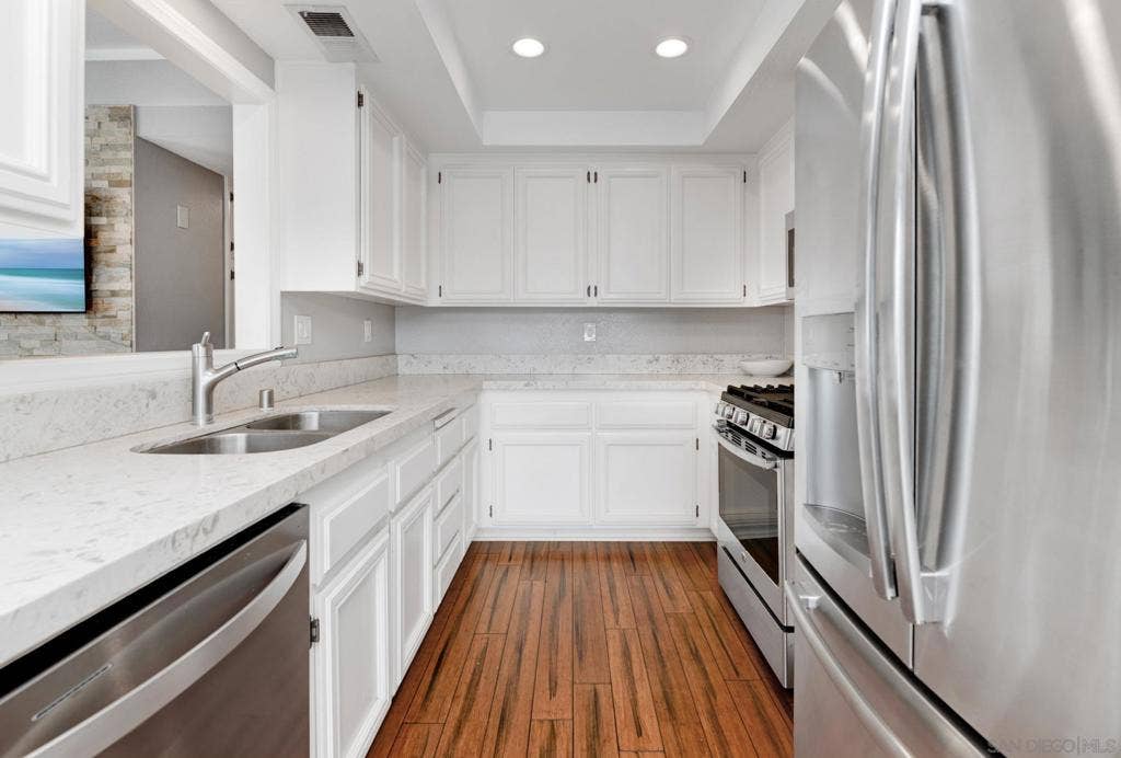 418 Summer View Circle, Encinitas, CA 92024 Kitchen