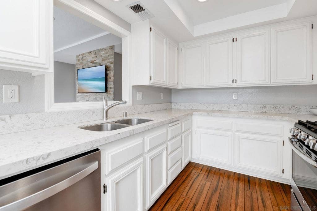 418 Summer View Circle, Encinitas, CA 92024 418 Summer View Circle, Encinitas, CA 92024