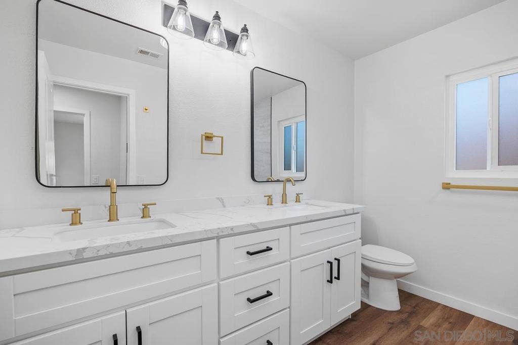 4566 Hancock Cir, Oceanside, CA 92056