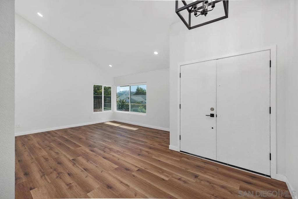 4566 Hancock Cir, Oceanside, CA 92056