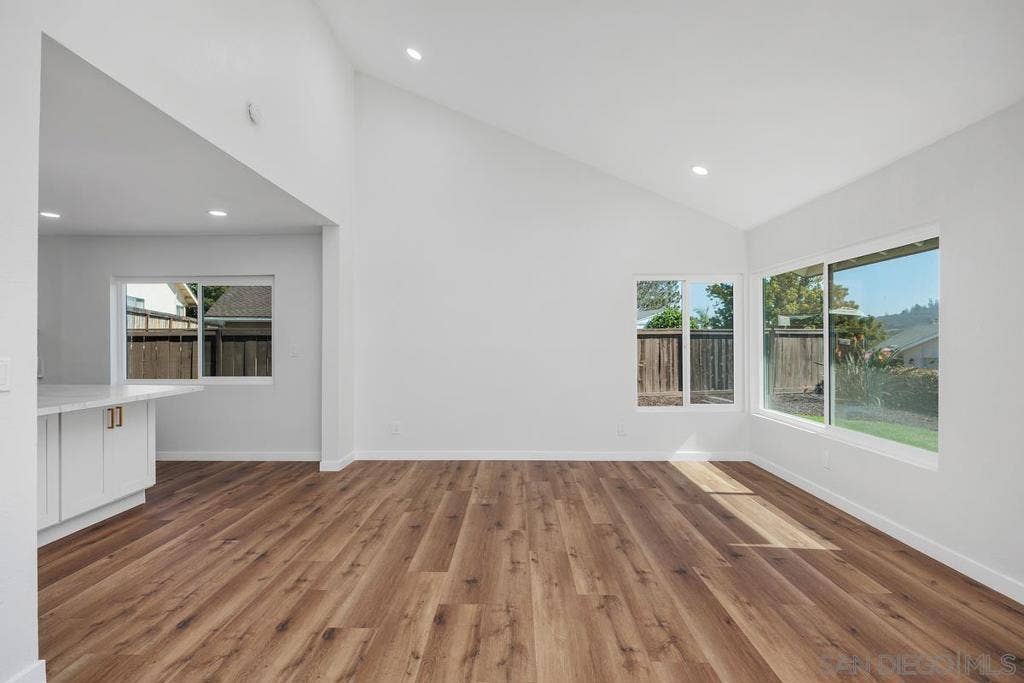 4566 Hancock Cir, Oceanside, CA 92056