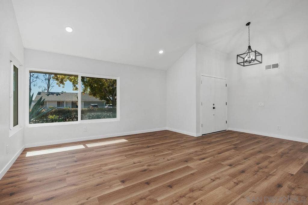 4566 Hancock Cir, Oceanside, CA 92056