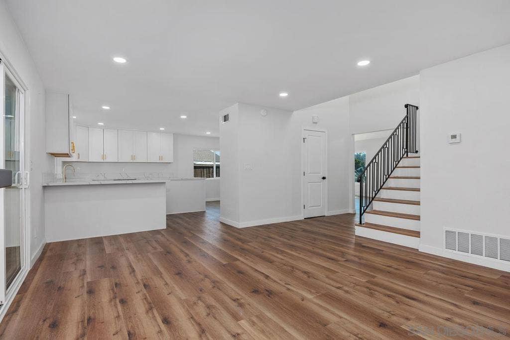 4566 Hancock Cir, Oceanside, CA 92056