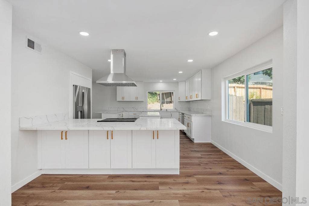 4566 Hancock Cir, Oceanside, CA 92056