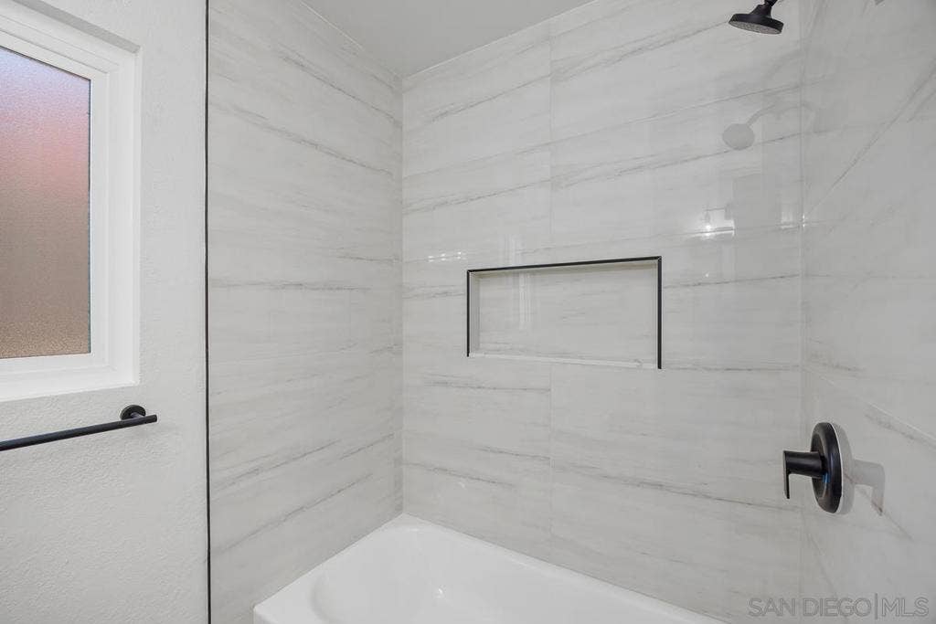 4566 Hancock Cir, Oceanside, CA 92056