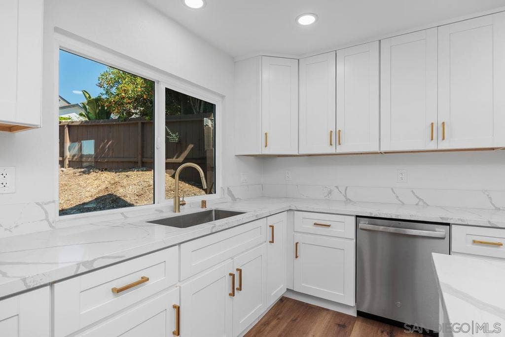 4566 Hancock Cir, Oceanside, CA 92056