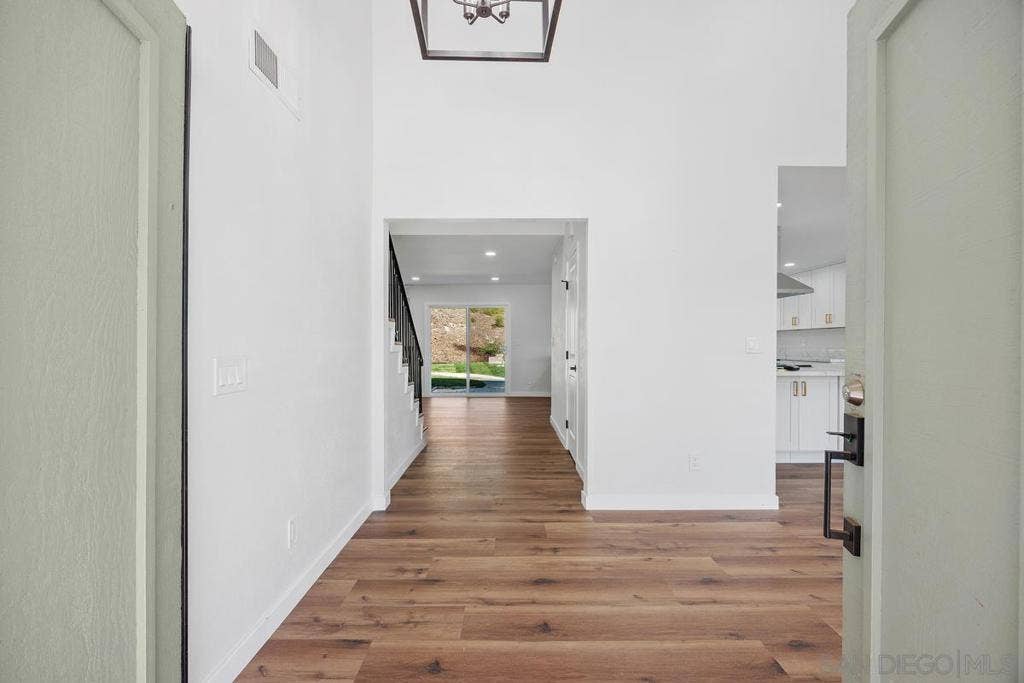 4566 Hancock Cir, Oceanside, CA 92056