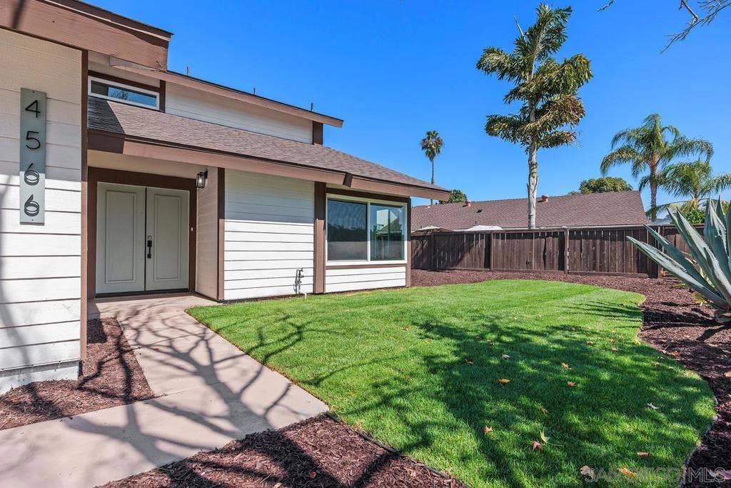 4566 Hancock Cir, Oceanside, CA 92056