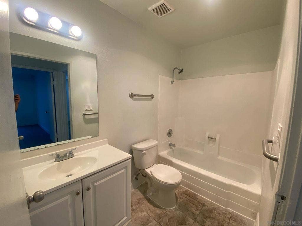 702 R Ave, National City, CA 91950