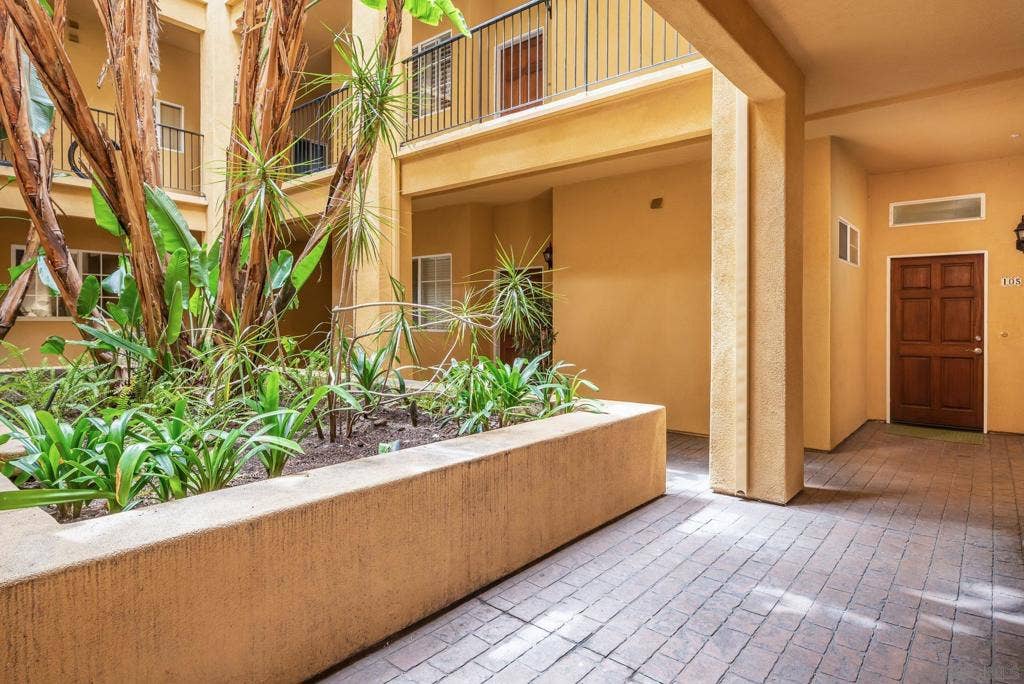 4080 Front St, #105, San Diego, CA 92103 4080 Front St, #105, San Diego, CA 92103