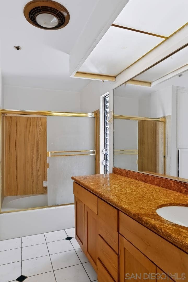 3888 Riviera, #401, San Diego, CA 92109 3888 Riviera, #401, San Diego, CA 92109