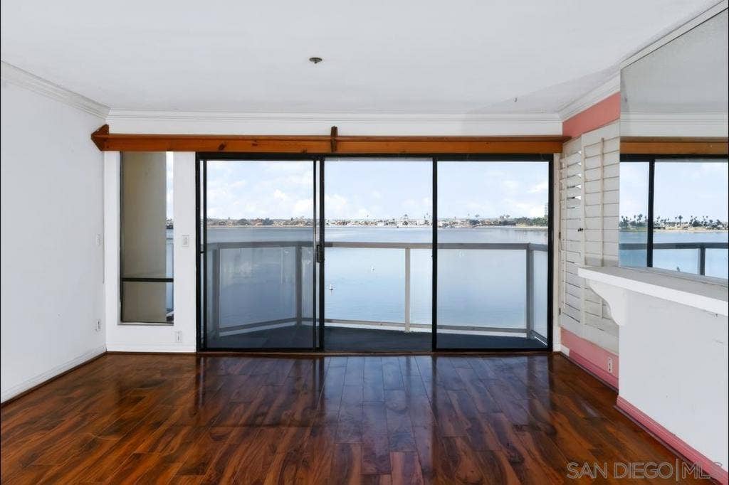 3888 Riviera, #401, San Diego, CA 92109 3888 Riviera, #401, San Diego, CA 92109