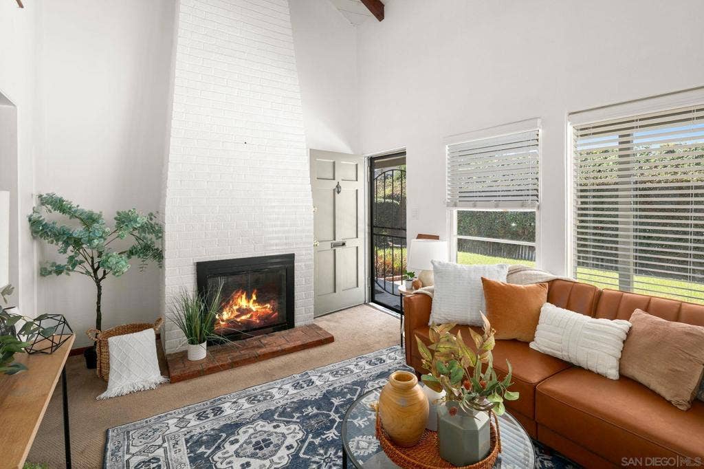 827 Law, San Diego, CA 92109 827 Law, San Diego, CA 92109