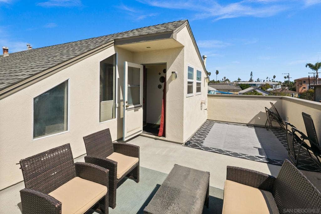 827 Law, San Diego, CA 92109 827 Law, San Diego, CA 92109