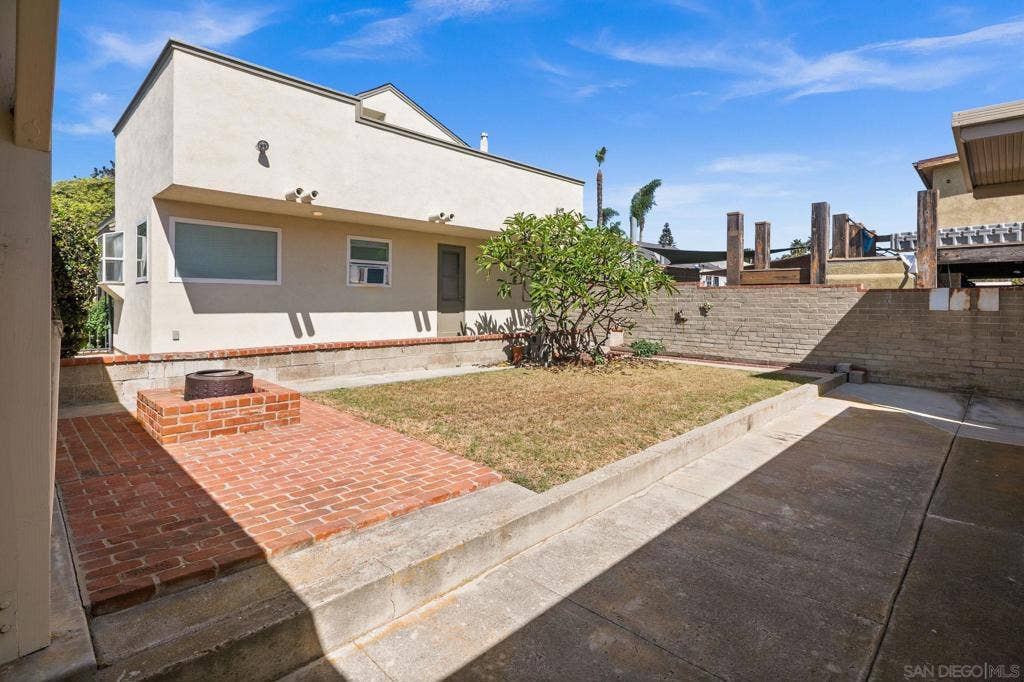 827 Law, San Diego, CA 92109 827 Law, San Diego, CA 92109