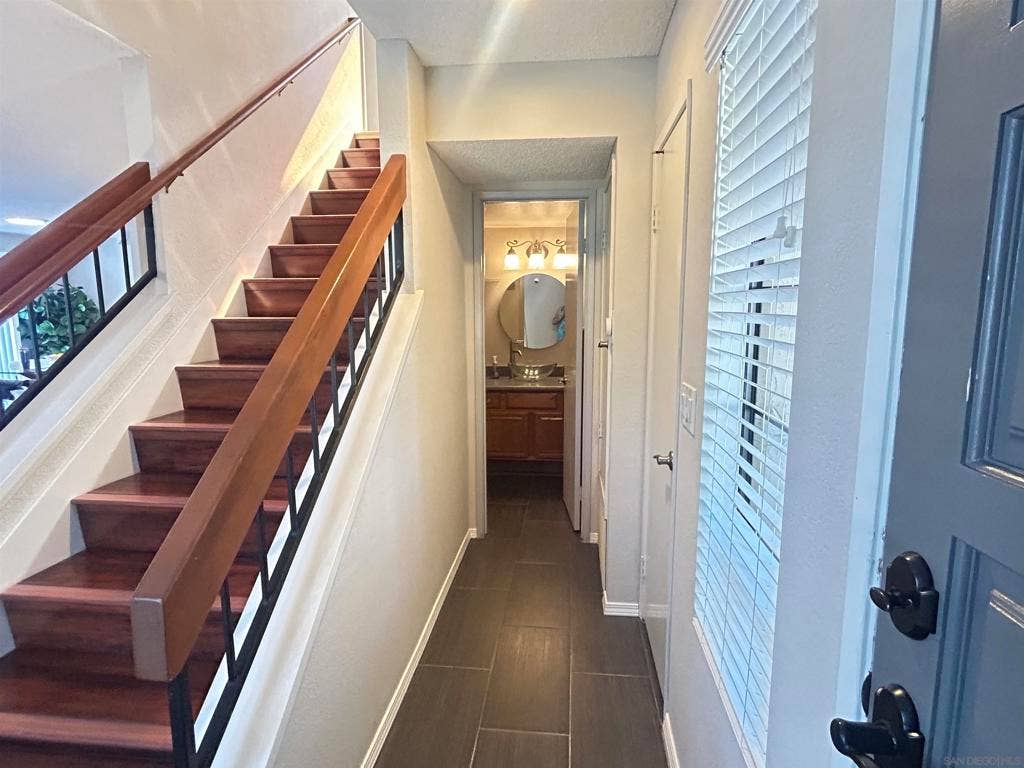 8391 Suntree Pl, San Diego, CA 92119 8391 Suntree Pl, San Diego, CA 92119