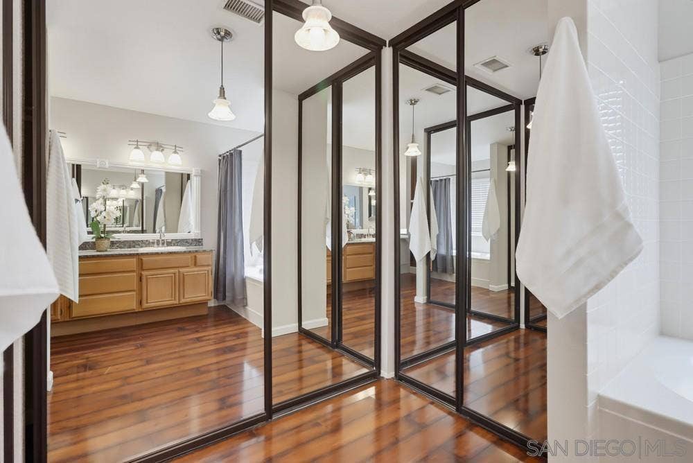 8391 Suntree Pl, San Diego, CA 92119 8391 Suntree Pl, San Diego, CA 92119