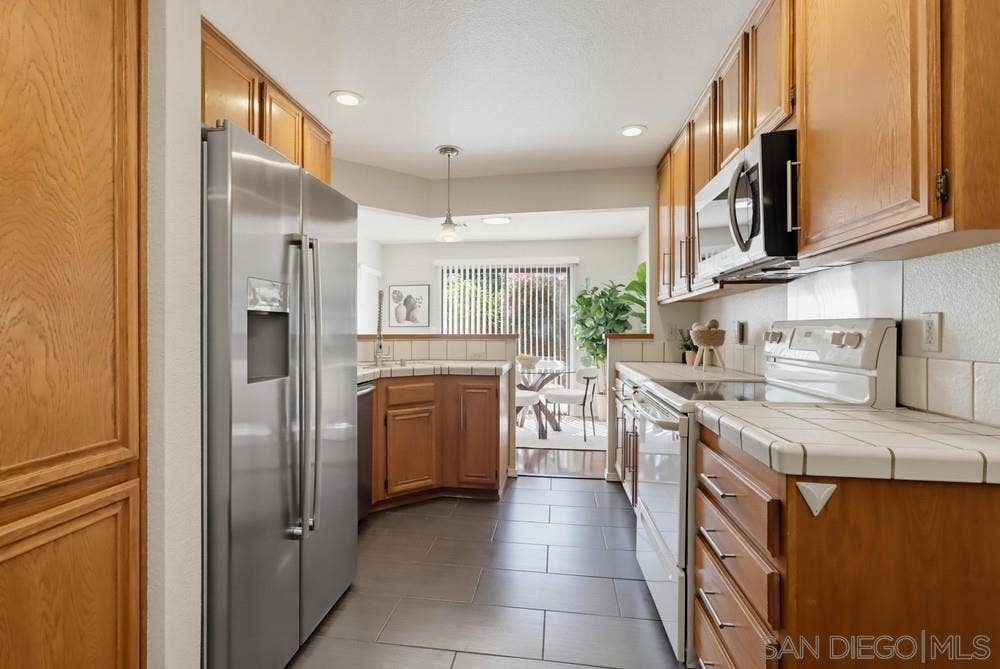 8391 Suntree Pl, San Diego, CA 92119 8391 Suntree Pl, San Diego, CA 92119