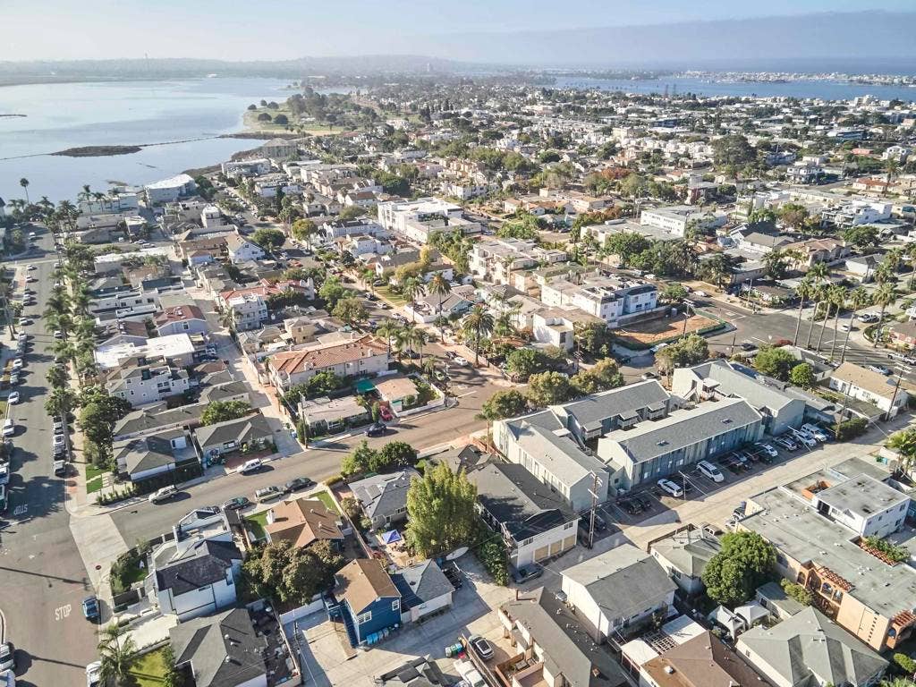 1968 Pacific Beach Dr, San Diego, CA 92109 1968 Pacific Beach Dr, San Diego, CA 92109