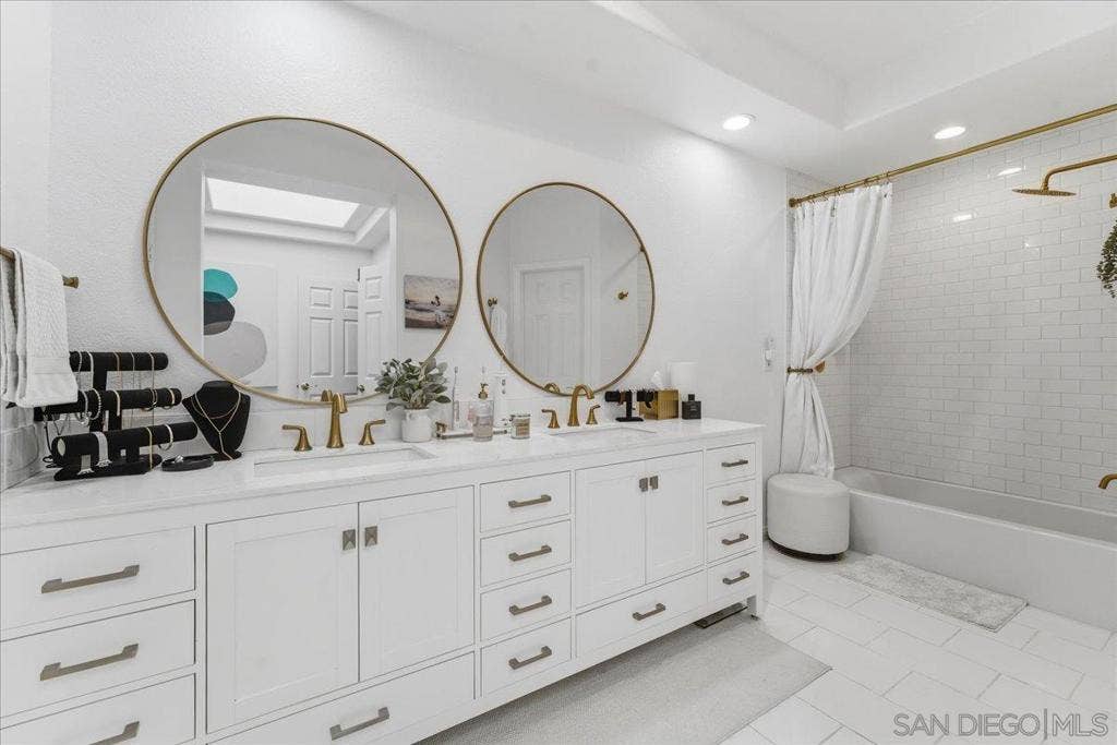 29585 Circle R Greens, Escondido, CA 92026 29585 Circle R Greens, Escondido, CA 92026