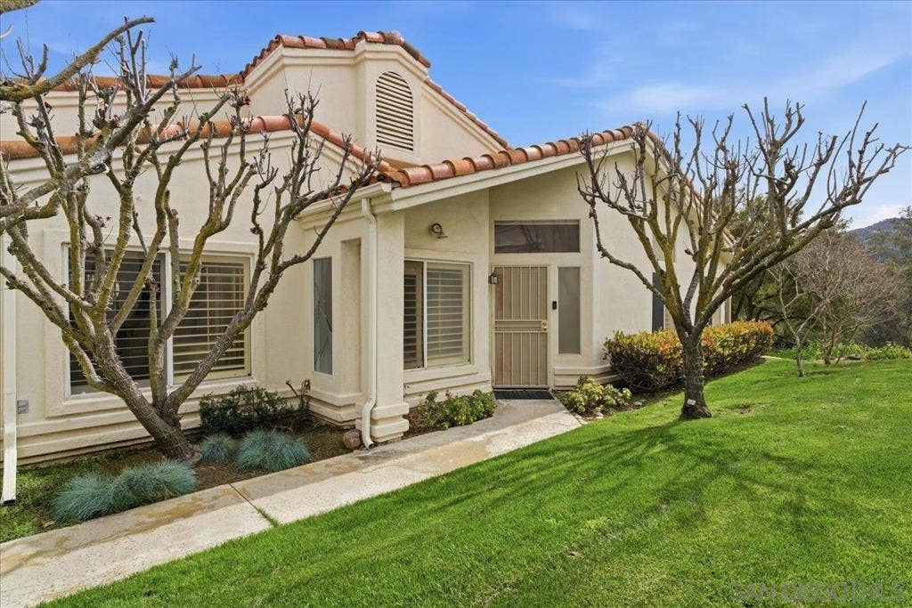 29585 Circle R Greens, Escondido, CA 92026 29585 Circle R Greens, Escondido, CA 92026