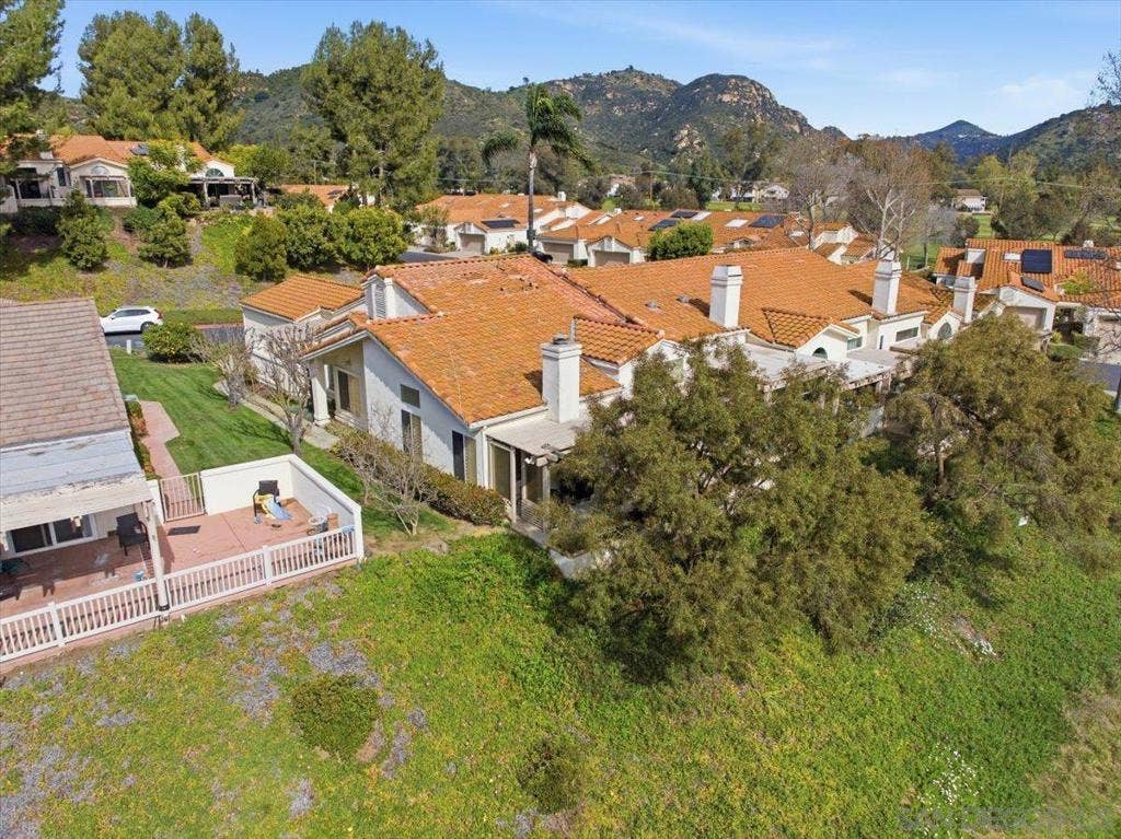 29585 Circle R Greens, Escondido, CA 92026 29585 Circle R Greens, Escondido, CA 92026