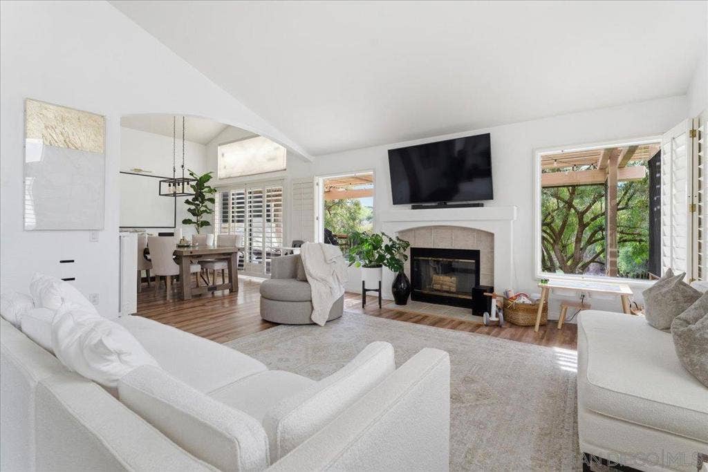 29585 Circle R Greens, Escondido, CA 92026 29585 Circle R Greens, Escondido, CA 92026