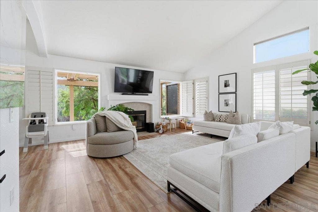 29585 Circle R Greens, Escondido, CA 92026 29585 Circle R Greens, Escondido, CA 92026