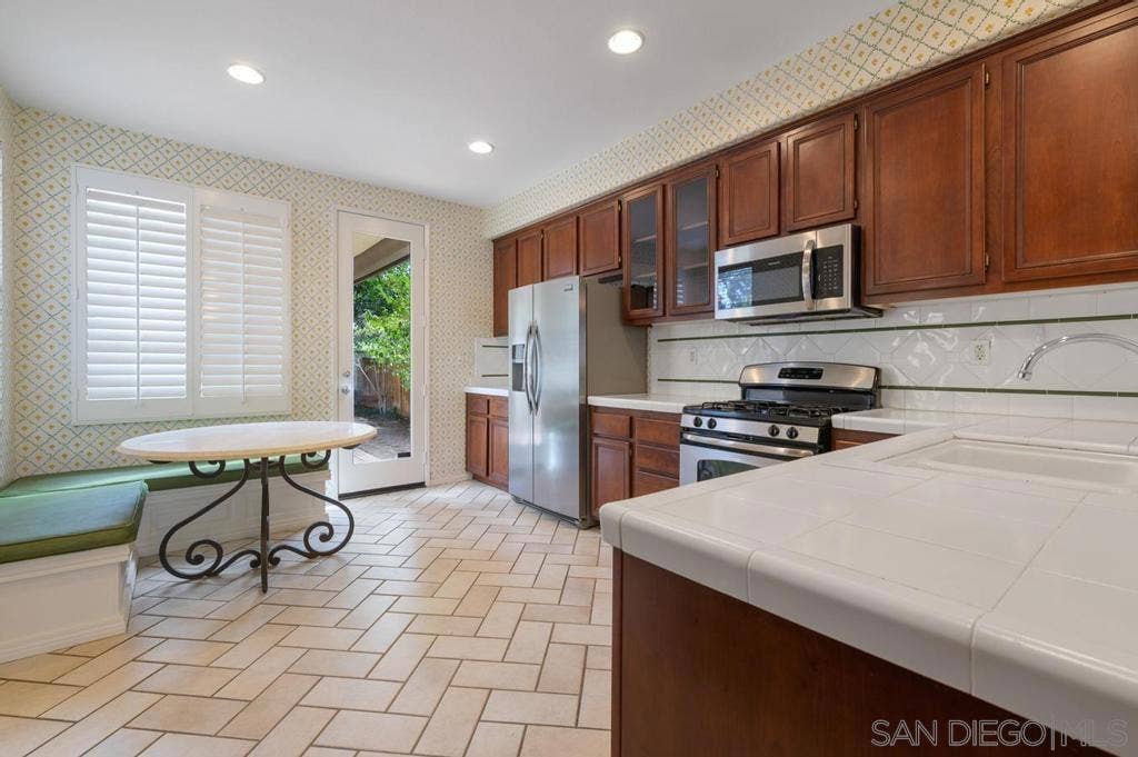 727 San Juan Pl, Chula Vista, CA 91914 727 San Juan Pl, Chula Vista, CA 91914