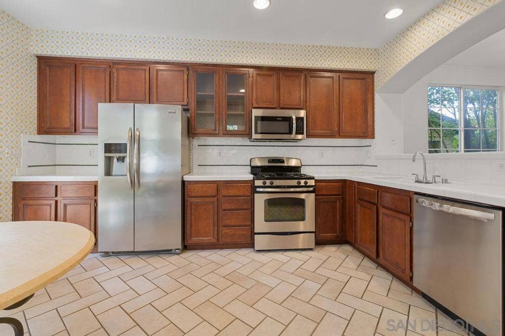 727 San Juan Pl, Chula Vista, CA 91914 727 San Juan Pl, Chula Vista, CA 91914