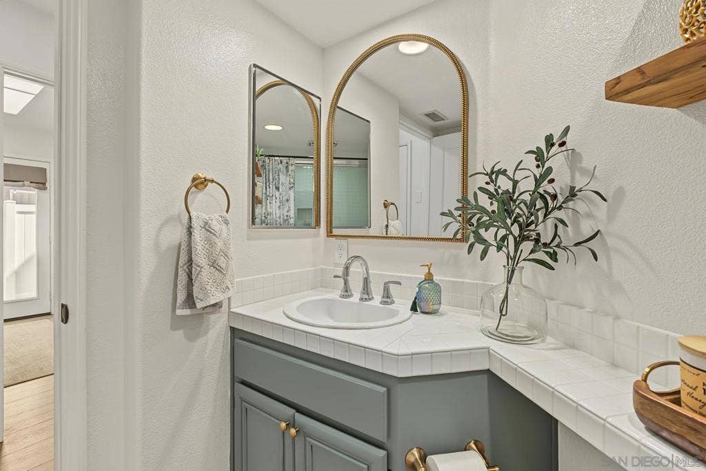 45226 Camino Monzon, Temecula, CA 92592 45226 Camino Monzon, Temecula, CA 92592