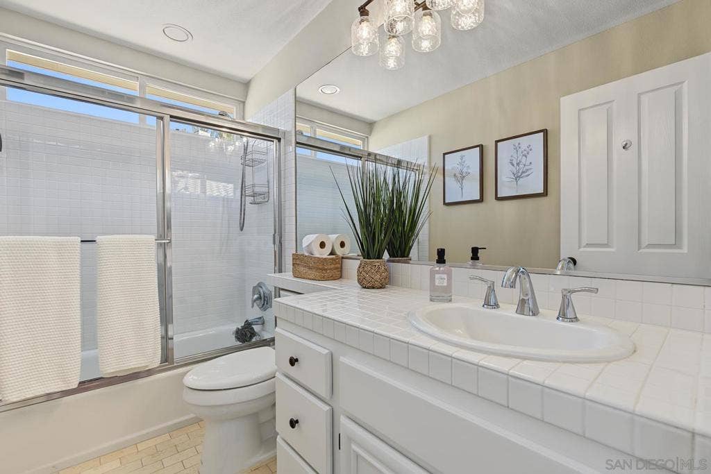 45226 Camino Monzon, Temecula, CA 92592 45226 Camino Monzon, Temecula, CA 92592