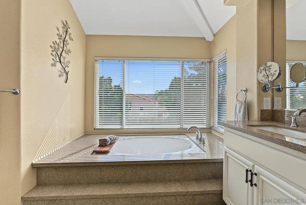 45226 Camino Monzon, Temecula, CA 92592 45226 Camino Monzon, Temecula, CA 92592