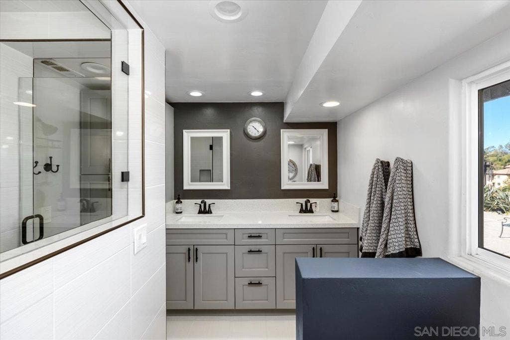 1840 Davis, Fallbrook, CA 92028 1840 Davis, Fallbrook, CA 92028