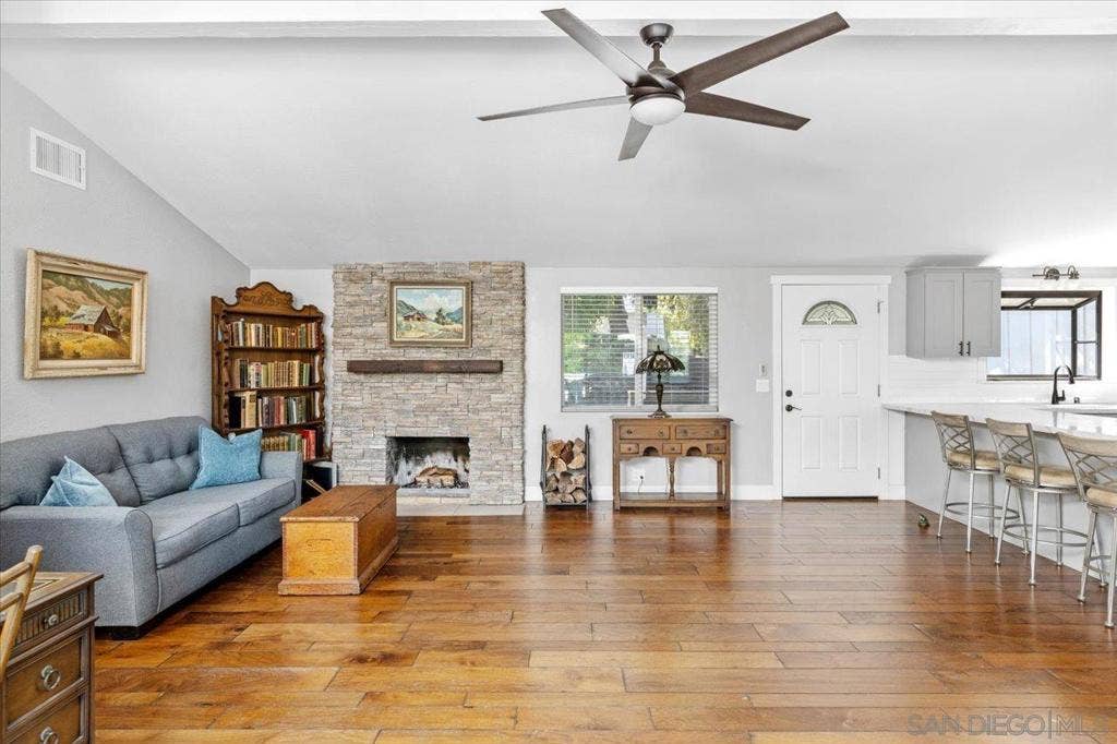 1840 Davis, Fallbrook, CA 92028 1840 Davis, Fallbrook, CA 92028