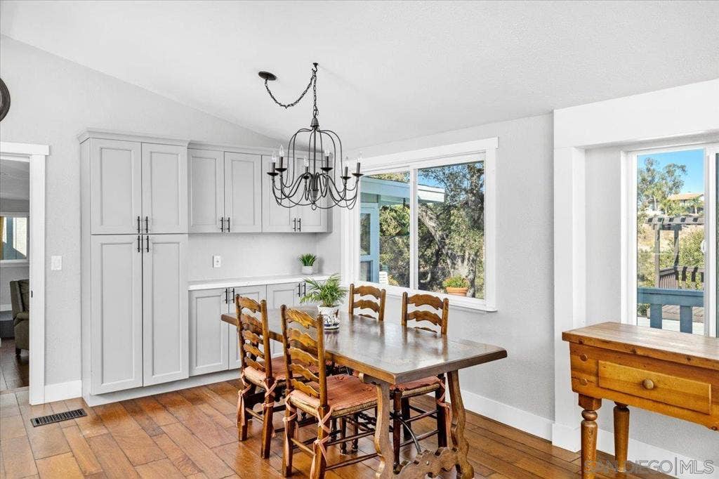 1840 Davis, Fallbrook, CA 92028 1840 Davis, Fallbrook, CA 92028