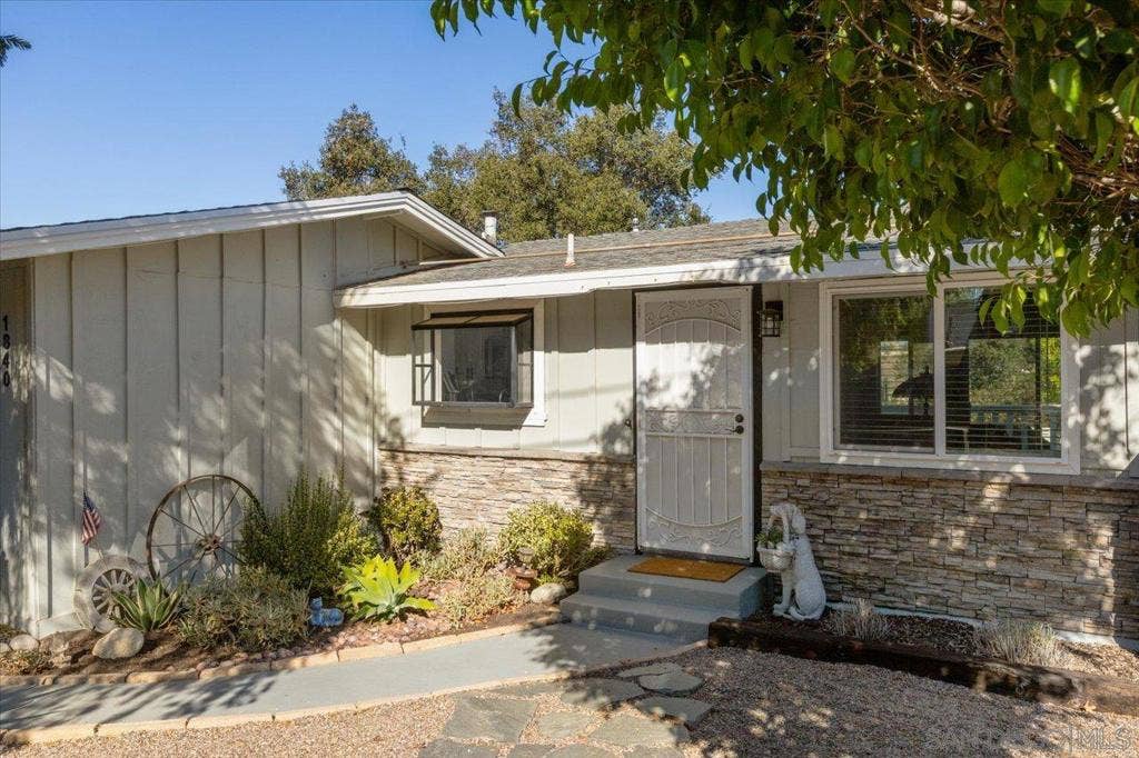 1840 Davis, Fallbrook, CA 92028 1840 Davis, Fallbrook, CA 92028