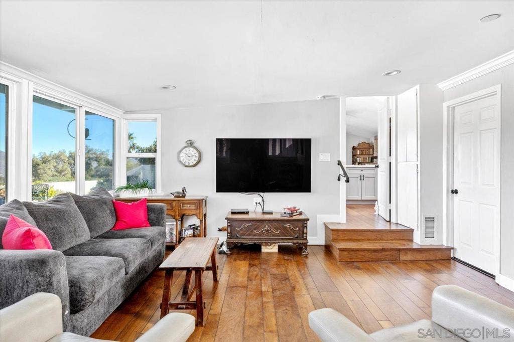 1840 Davis, Fallbrook, CA 92028 1840 Davis, Fallbrook, CA 92028