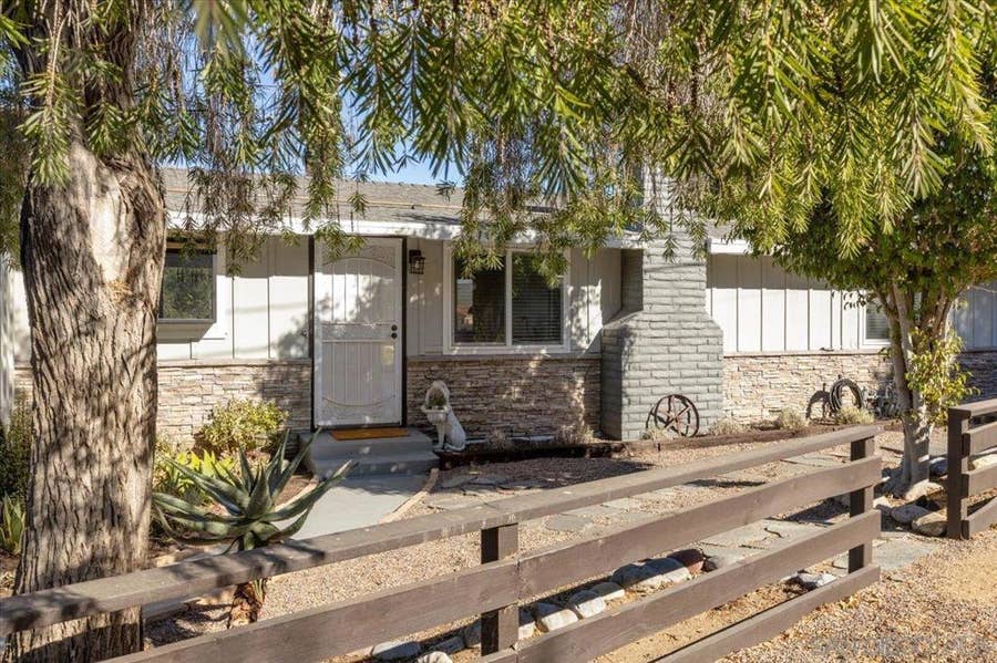 Property photo for 1840 Davis, Fallbrook, CA