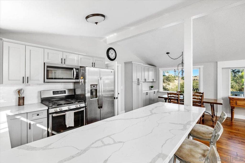 1840 Davis, Fallbrook, CA 92028 1840 Davis, Fallbrook, CA 92028