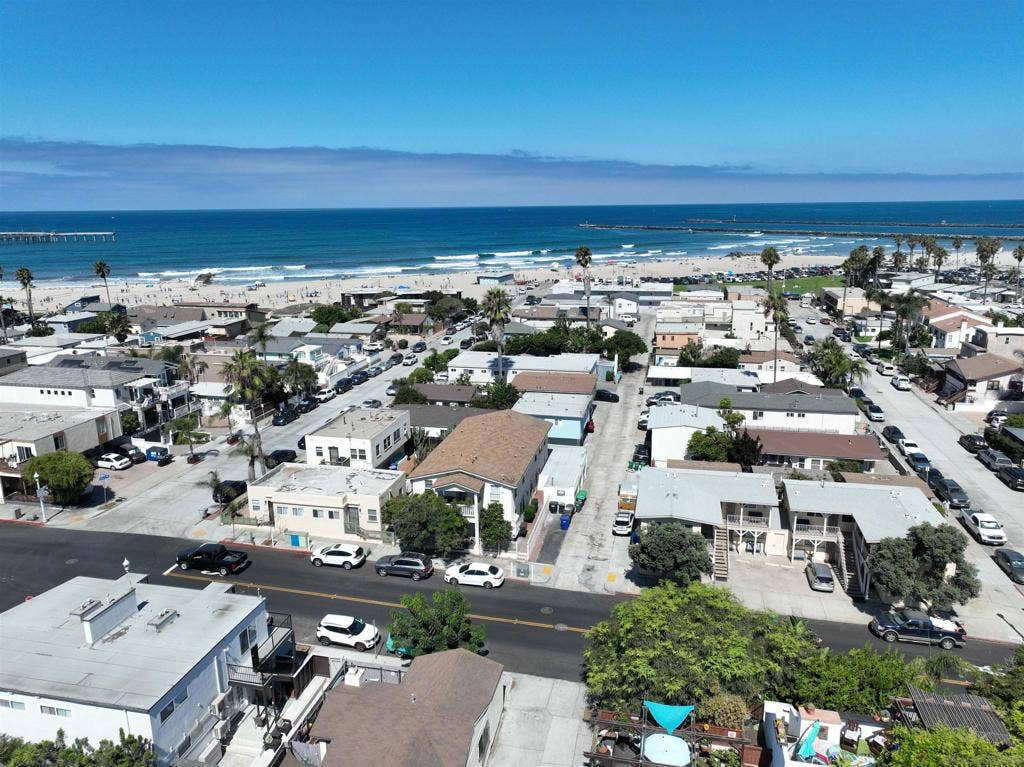 2104 Abbott St., San Diego, CA 92107 2104 Abbott St., San Diego, CA 92107