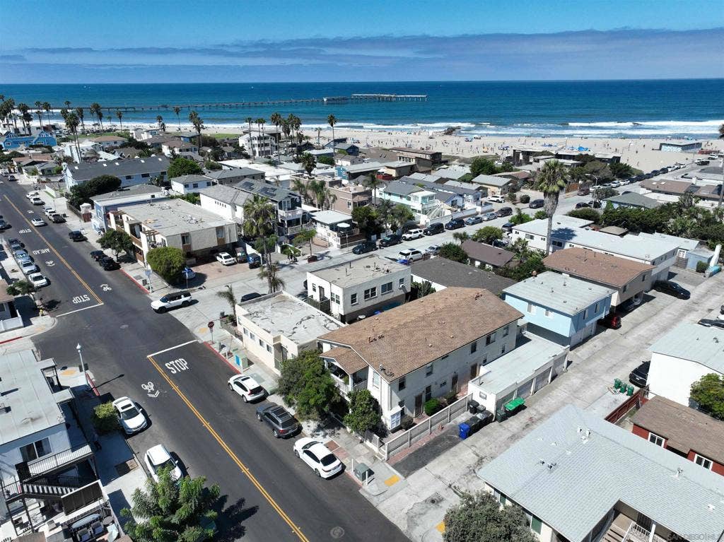 2104 Abbott St., San Diego, CA 92107 2104 Abbott St., San Diego, CA 92107