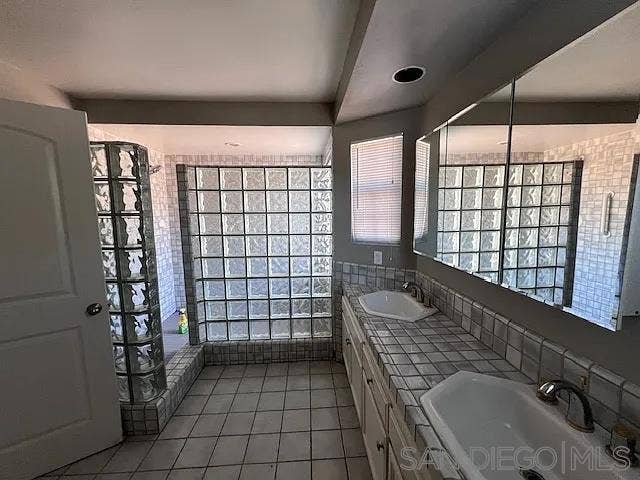 9960 W Lilac, Escondido, CA 92026 9960 W Lilac, Escondido, CA 92026